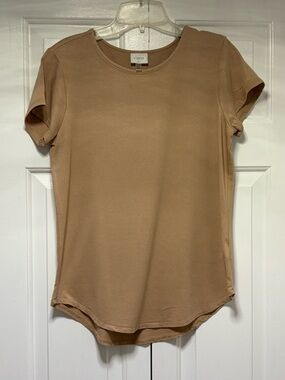 Cupio Camel/Tan Short Sleeve Crew Tee